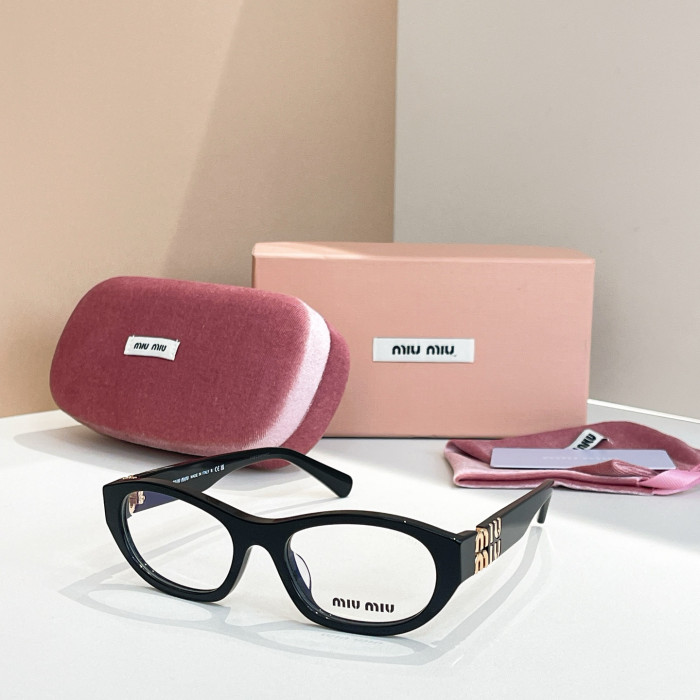 MiuM1u Sunglasses