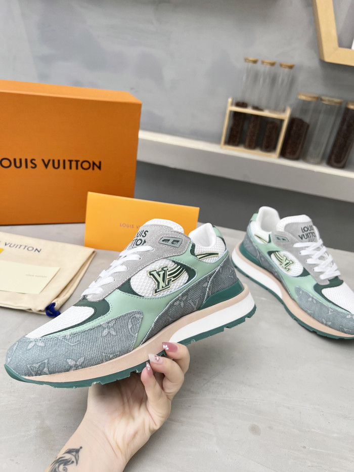 L1VV SNEAKERS