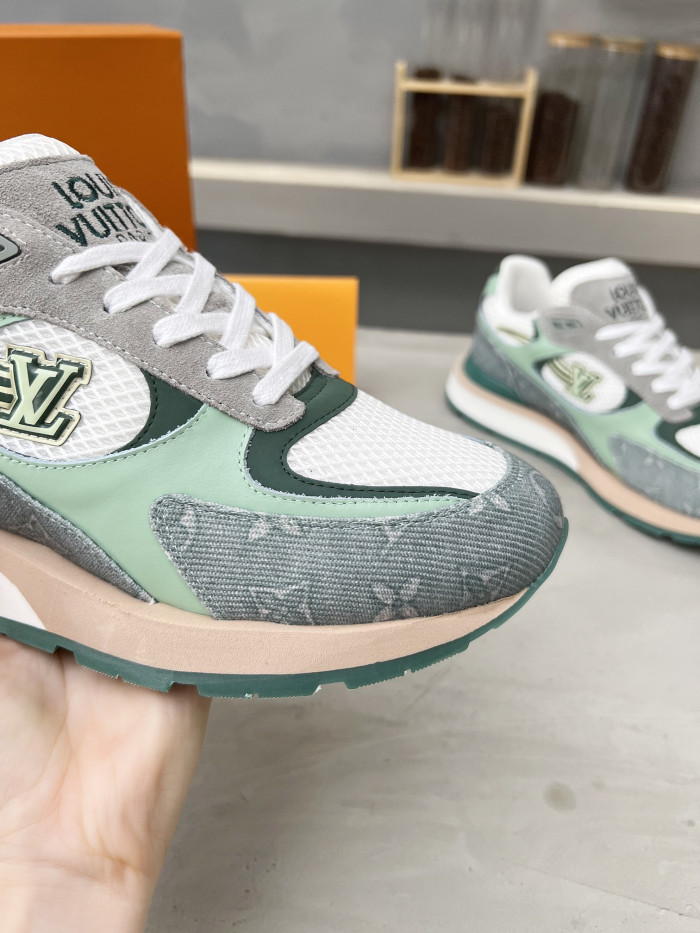 L1VV SNEAKERS