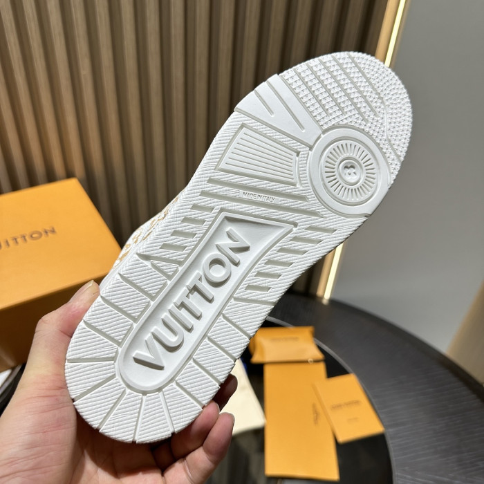 L1VV TRAINER