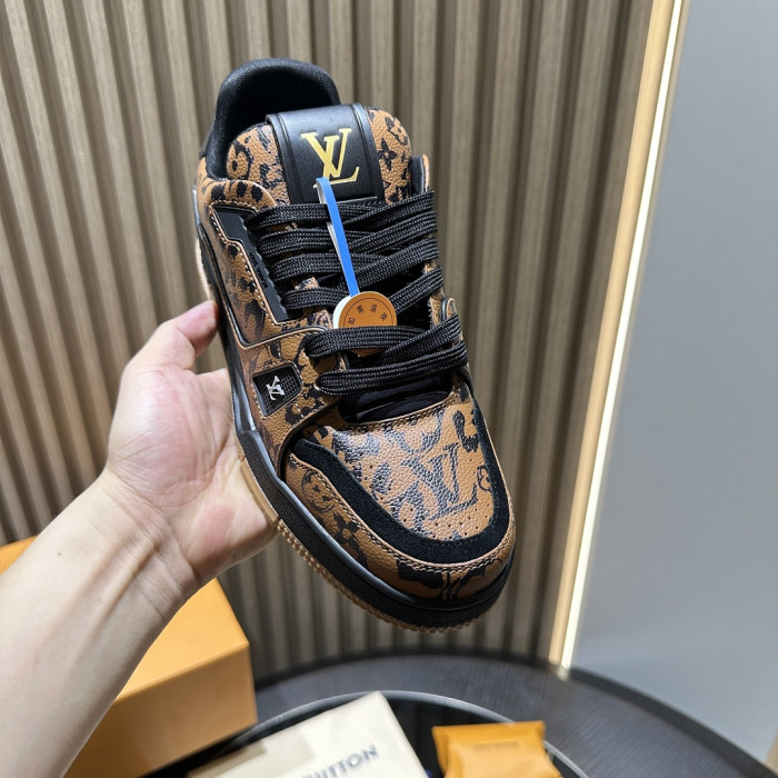 L1VV TRAINER