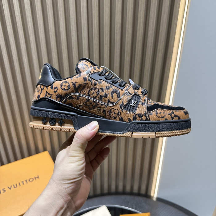 L1VV TRAINER