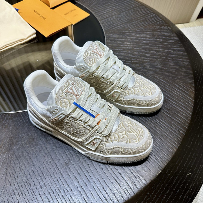 L1VV TRAINER