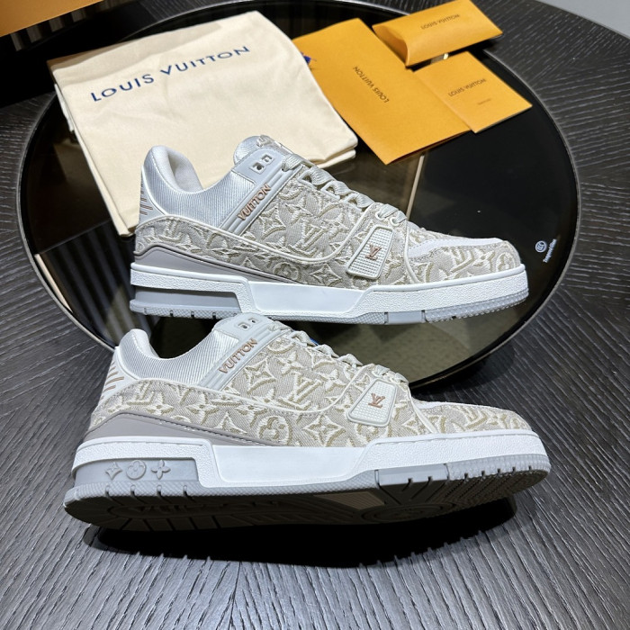 L1VV TRAINER