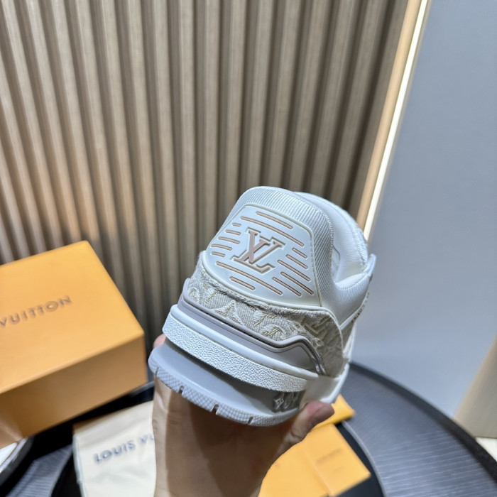 L1VV TRAINER