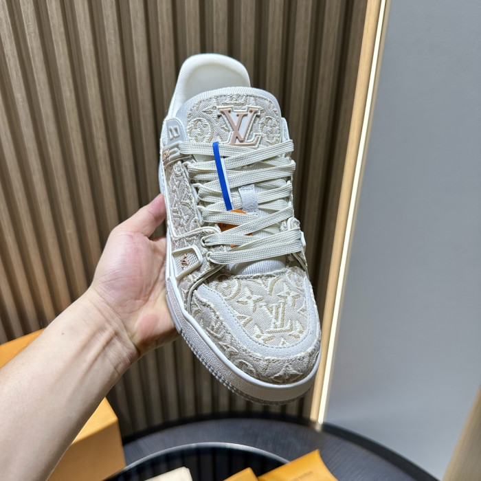 L1VV TRAINER