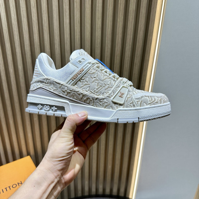 L1VV TRAINER