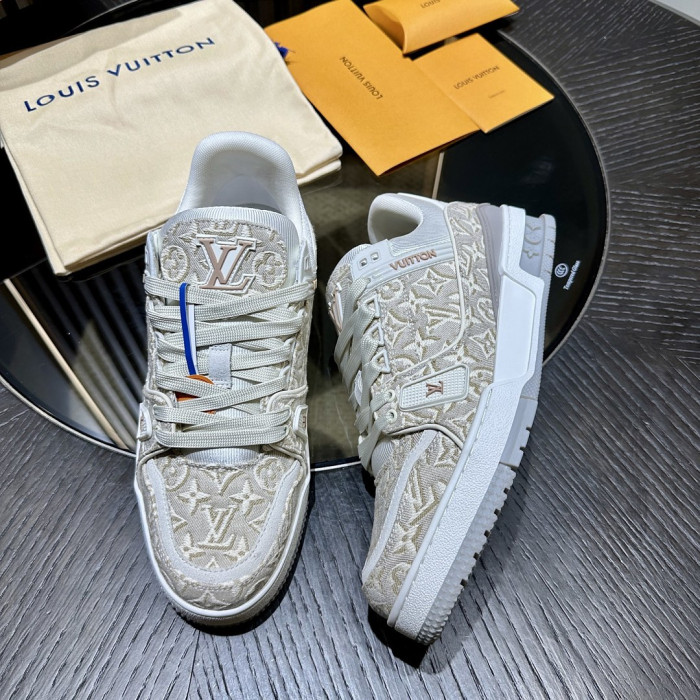 L1VV TRAINER