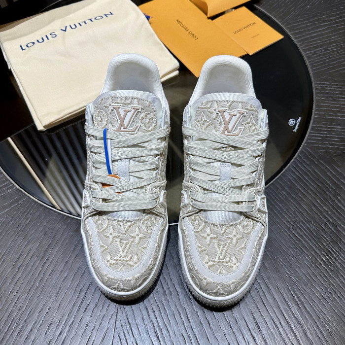 L1VV TRAINER