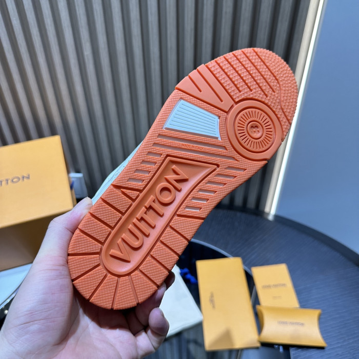 L1VV TRAINER
