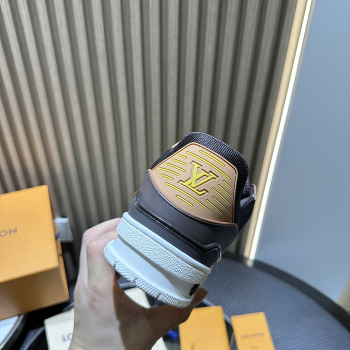 L1VV TRAINER