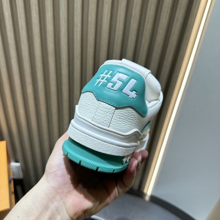 L1VV TRAINER