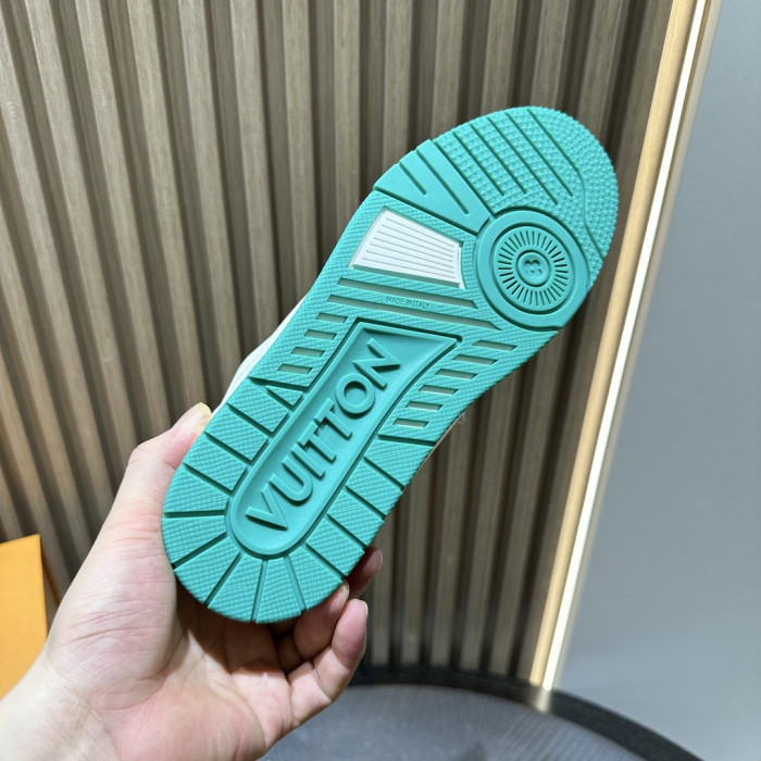 L1VV TRAINER