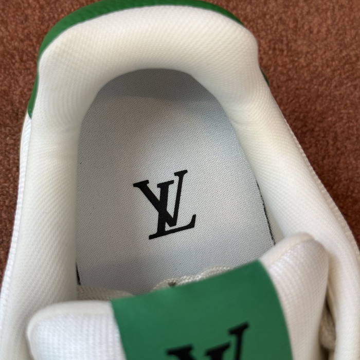 L1VV Classic Sneakers