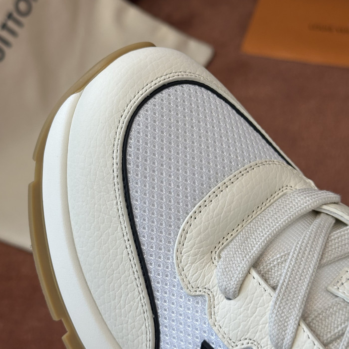 L1VV Classic Sneakers