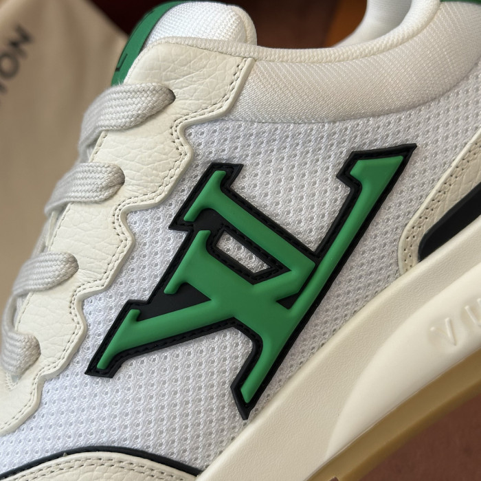 L1VV Classic Sneakers