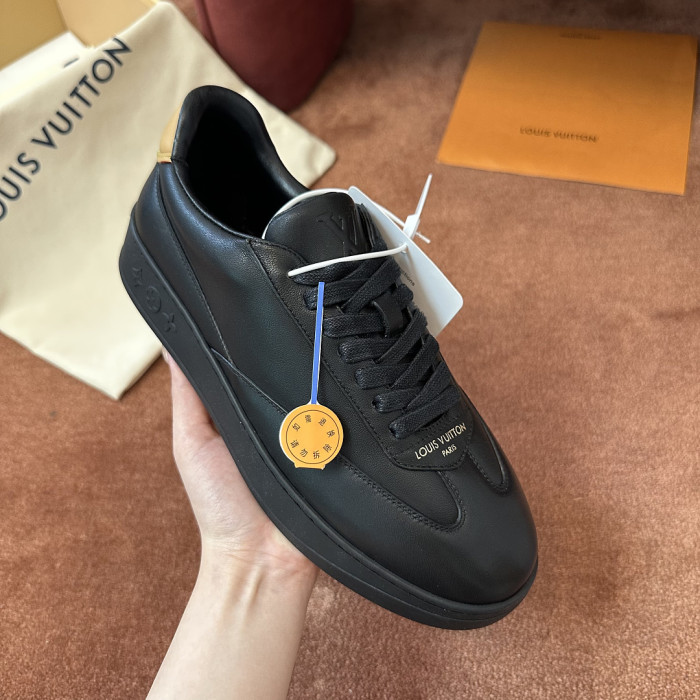 L1VV Flash Sneakers