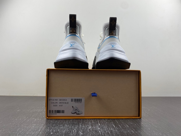 l1vv archlight sneaker