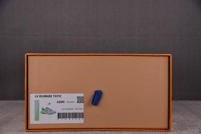 L1VV Sneakers