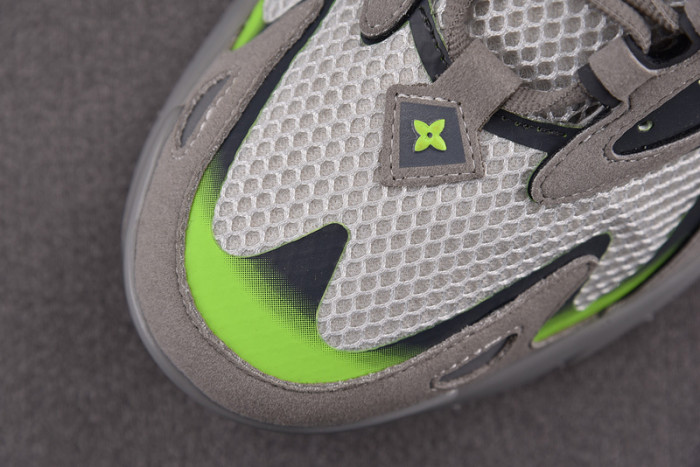 L1VV Sneakers