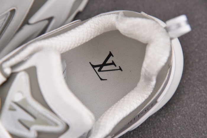 L1VV Sneakers