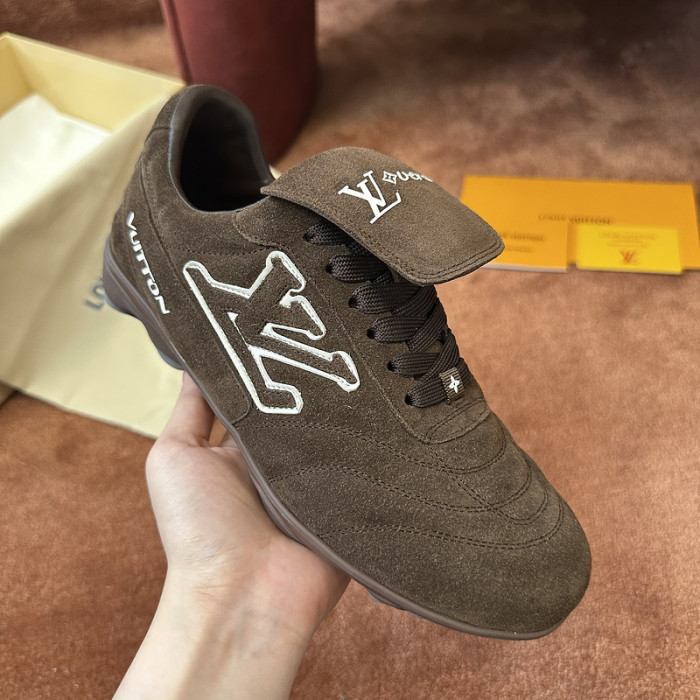 L1VV Footprint Sneakers