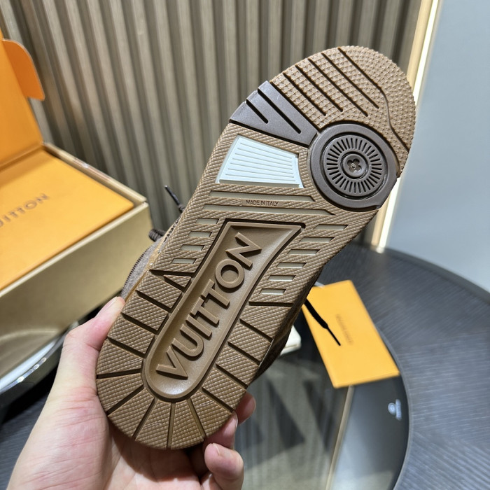 L1VV TRAINER
