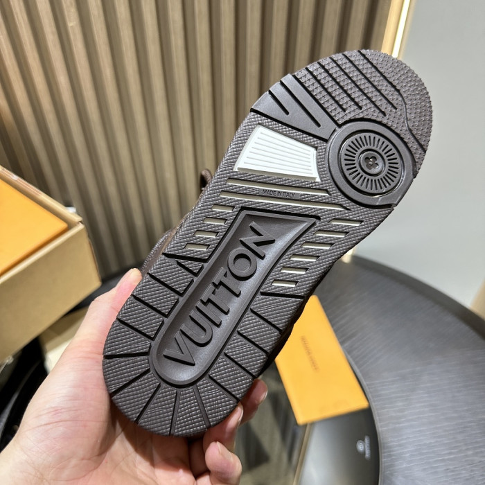 L1VV TRAINER