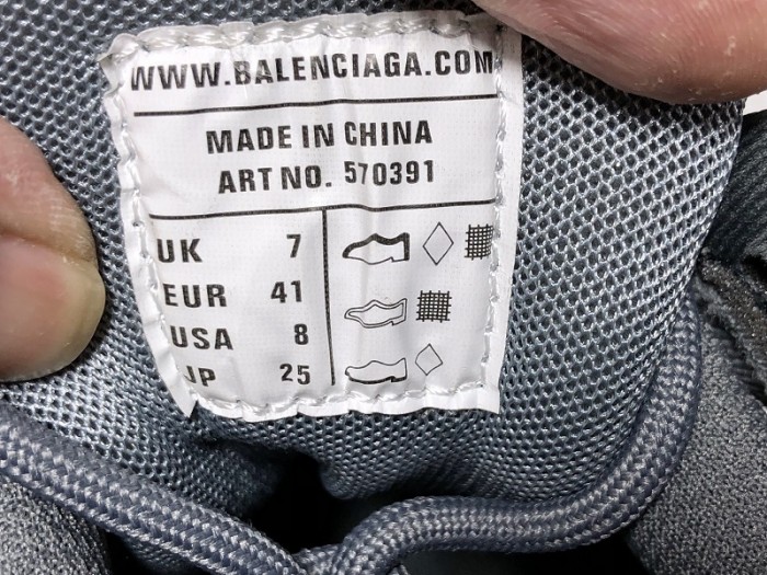 Balen Runner Sneakers GREY 570391 W2GN5 1005
