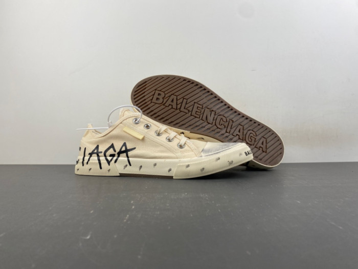 Balen Paris Low 688754 W3RR5 9010