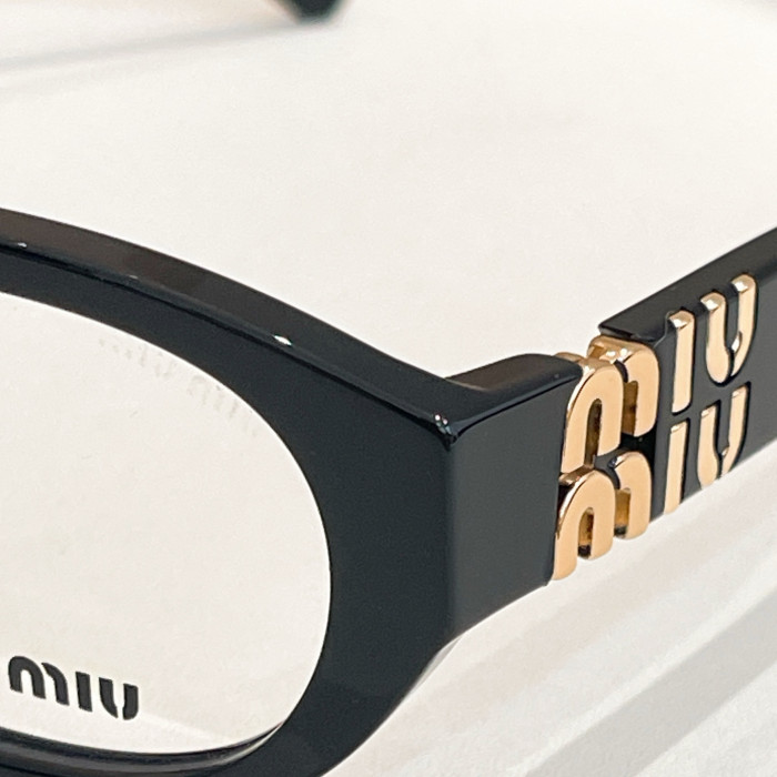 MiuM1u Sunglasses