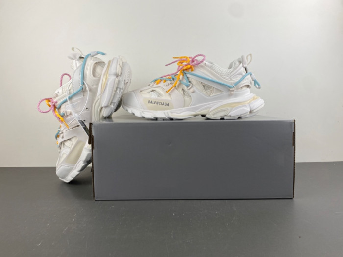 Balen Track Sneakers 800592 WTRHK 0123
