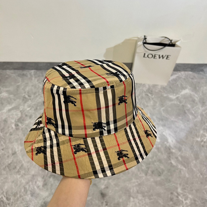 Bv*b*rry Hat