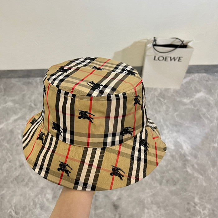 Bv*b*rry Hat