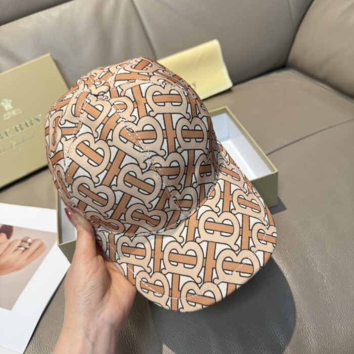 Bv*b*rry cap