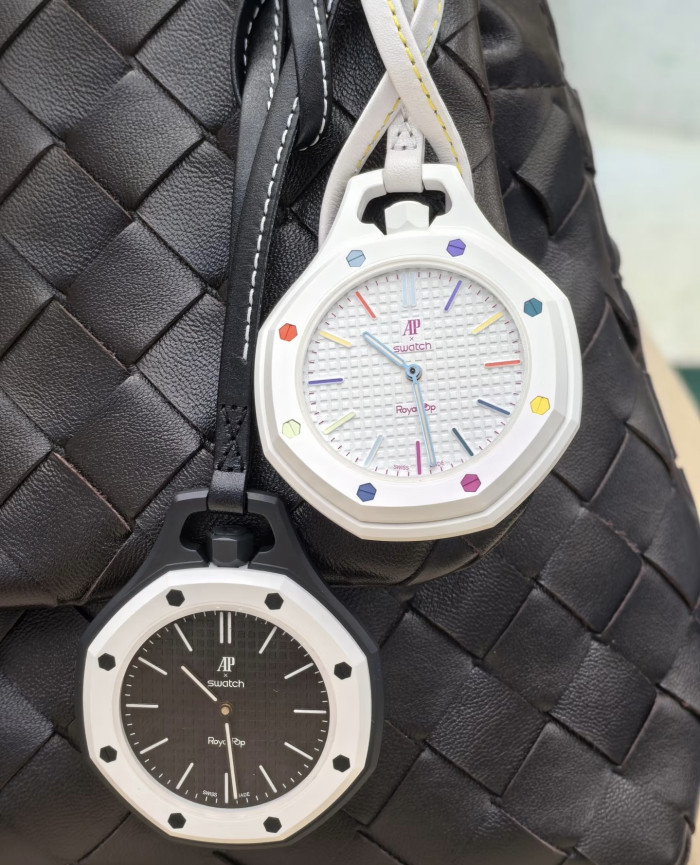 Swatch x Audemars P1g*et Royal Pop