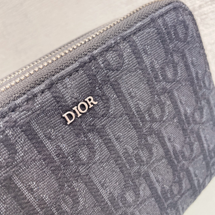 D1or Zipped Pouch with Strap--17 x 12.5 x 5cm