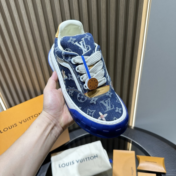 L1VV Tilted Sneaker