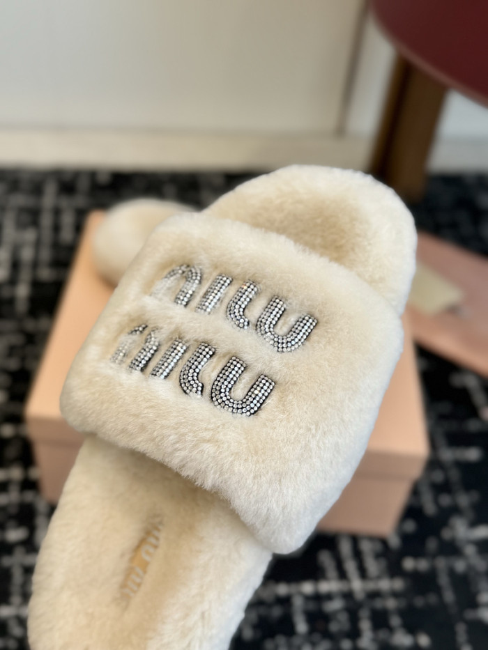 M1u Miu Slides