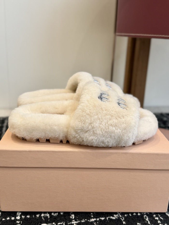 M1u Miu Slides