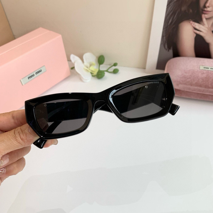 Miu M1u Sunglasses