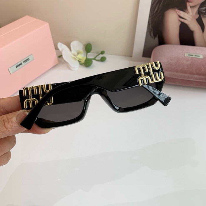 Miu M1u Sunglasses