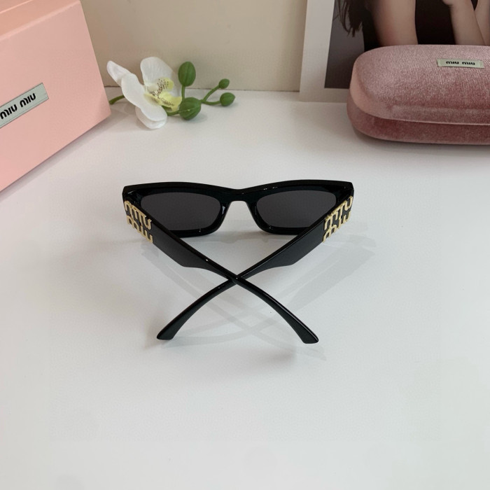 Miu M1u Sunglasses