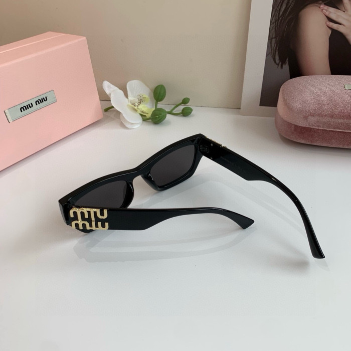 Miu M1u Sunglasses