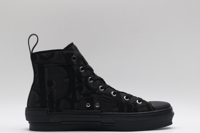 B23 Oblique Sneaker