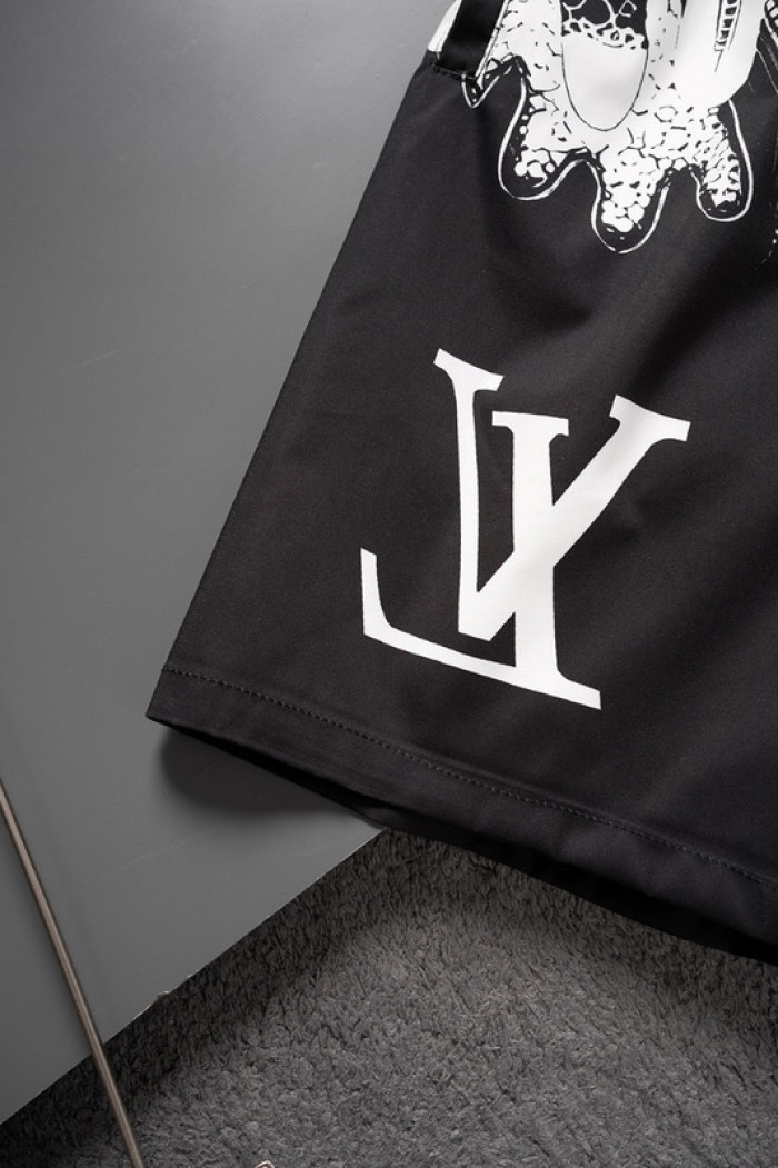 L1vv Short