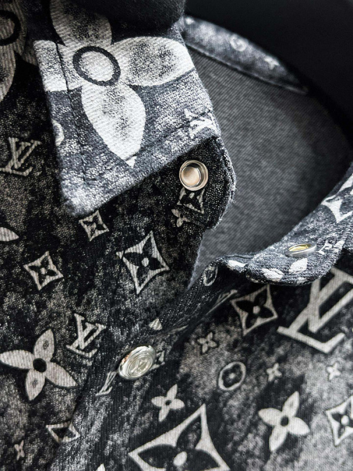 L1VV Suits