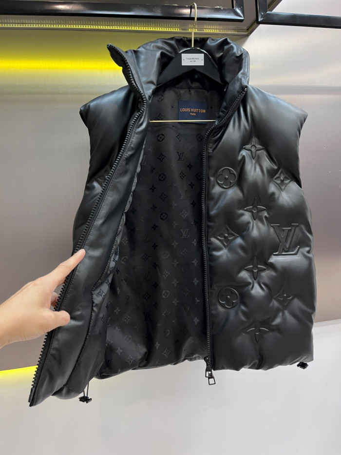 L1vv Down Vest