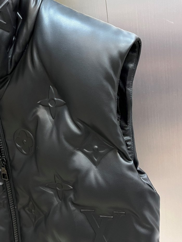 L1vv Down Vest