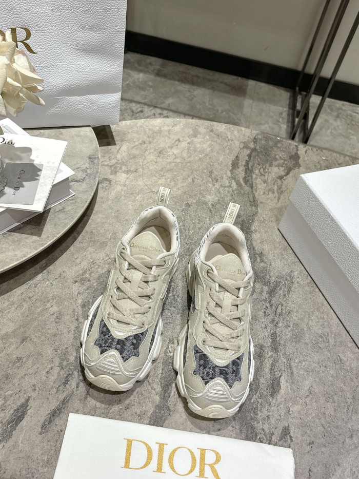 D1OR Chrono Sneaker